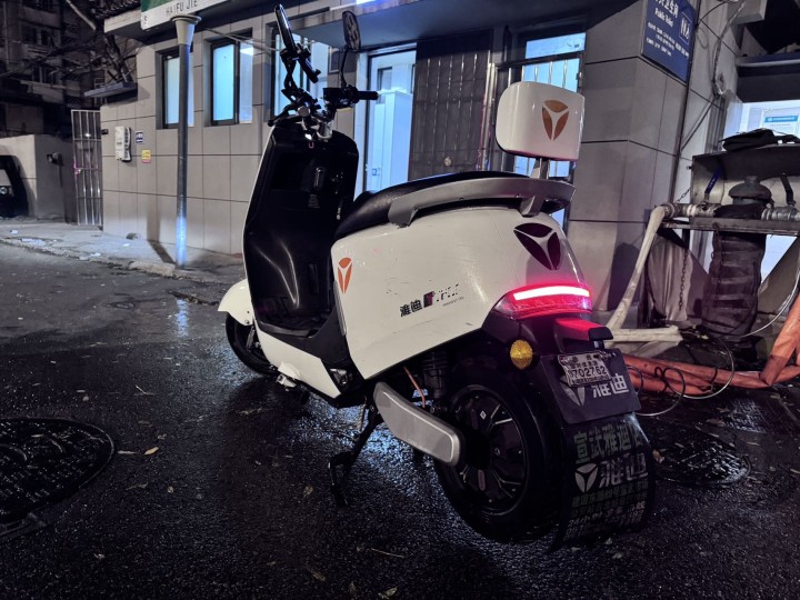 雅迪G5电动车，72-23雅迪石墨烯，市区附近看车提车。需要的联系。图片2