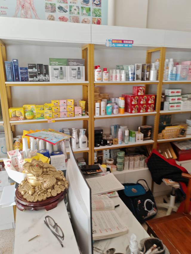货架刚用了几个月，店面升级，出售货架图片4