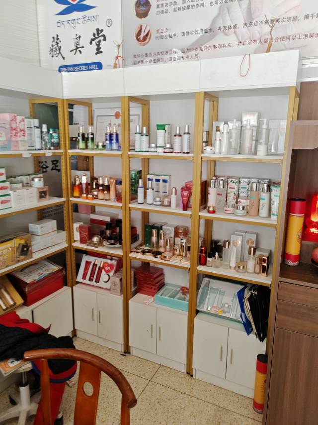 货架刚用了几个月，店面升级，出售货架图片2