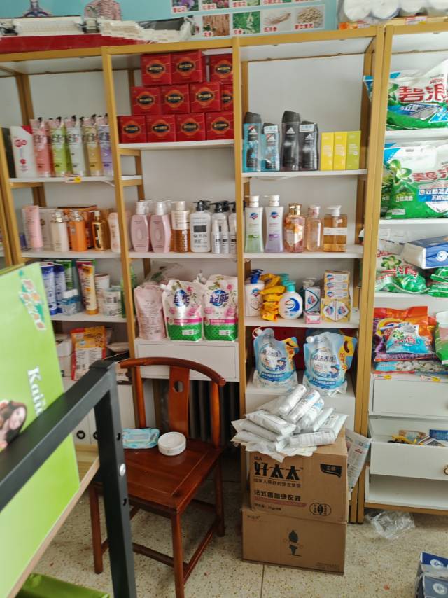 货架刚用了几个月，店面升级，出售货架图片3