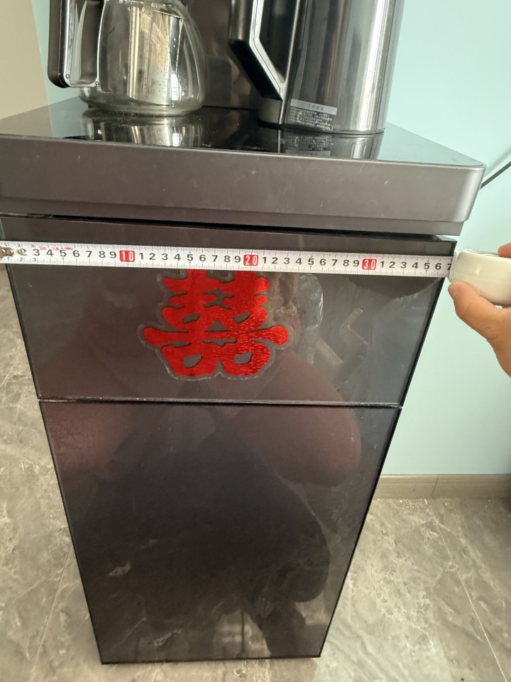家有一台美菱茶吧机，如图所示，全部是本人刚刚刚拍的实物图片，尺寸大小都在上面，用…