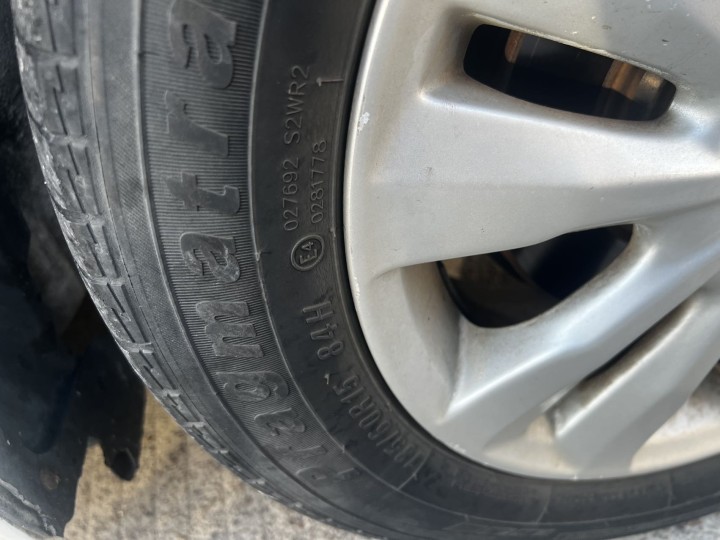 玛吉斯15寸轮胎 185/80R15 2条普通胎 轻微使用痕迹原车拆下来的 质量…