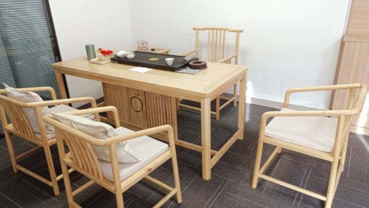 茶桌带主椅，另加3把椅子（带垫子和靠背）大茶桌：176×78×72椅子：52×5…