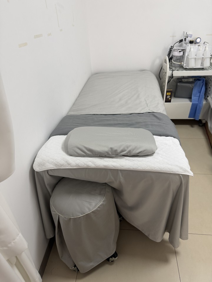 美容床➕4件套➕凳子 全套  军师府邸春华园南门 自提图片2