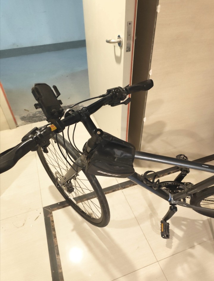 出售闲置的自行车，捷安特品牌，Escape2，尺码M，骑行公里数小于10km。铝…图片3