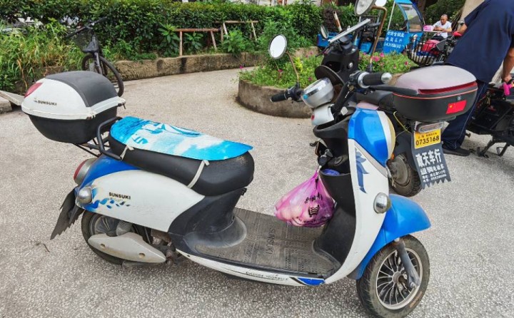 锂电瓶电瓶车转让，骑30公里左右，义乌后宅街道三里店村自提，有需要的请联系：13…