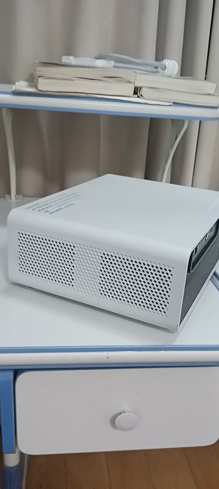 全新微影LED投影仪Z8，原价1500元，现599元超低价出售，非诚勿扰。电话1…图片3