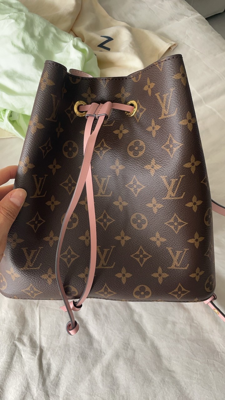 lv粉色水桶，99新，出图片6