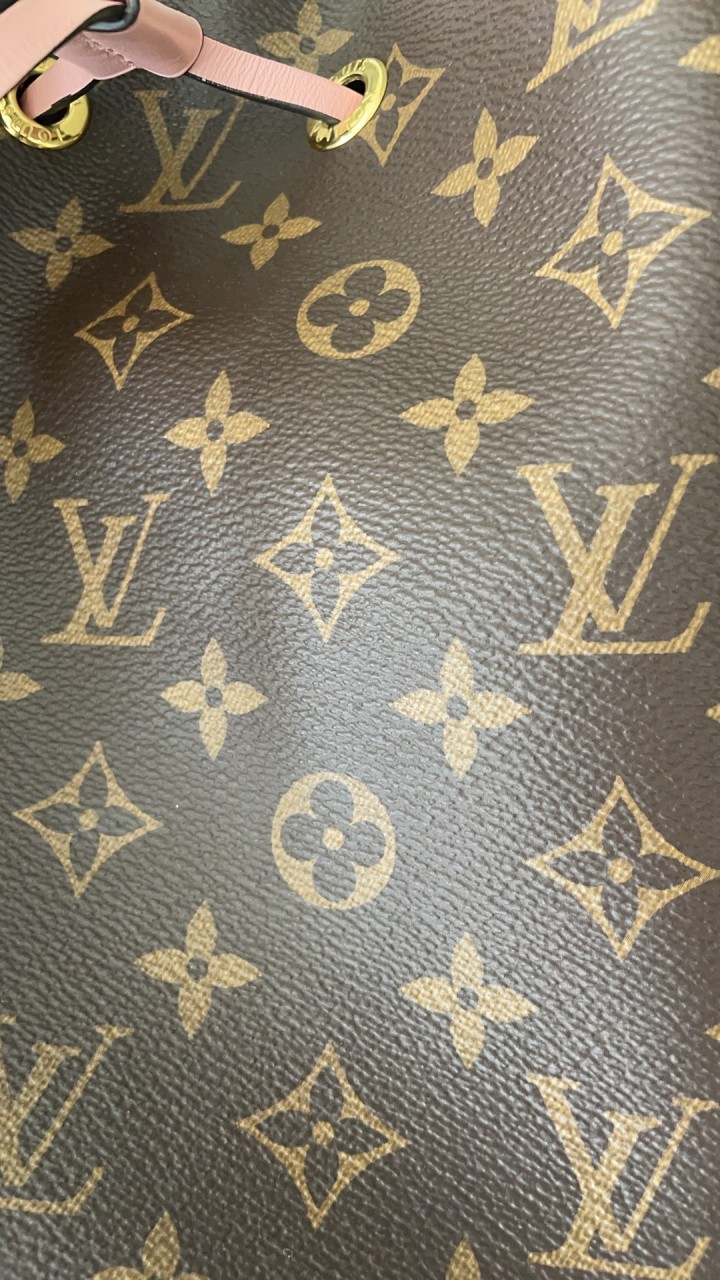 lv粉色水桶，99新，出