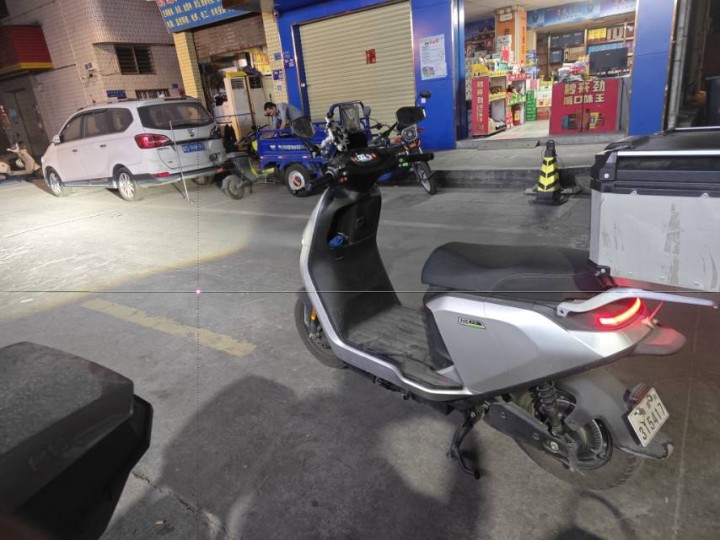 自己用的九号nzmix智能电动车，宁德大单体72伏120安，续航200➕公里，凌…