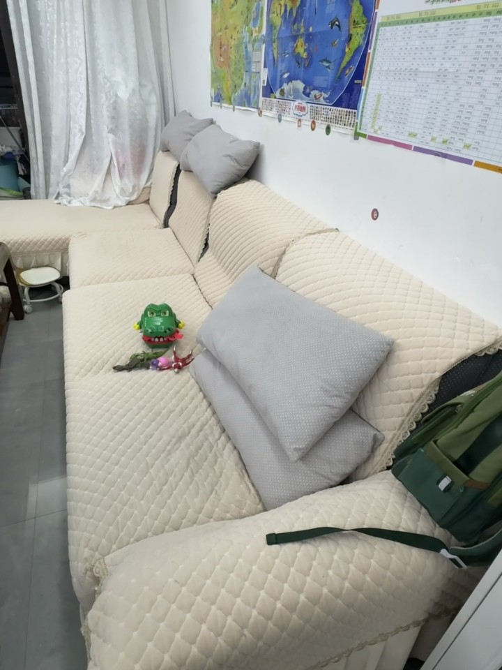 血亏出超大布艺沙发 因为家里要放一套鼓 忍痛卖！自提！价格可谈，杏色是定做的沙发…图片2