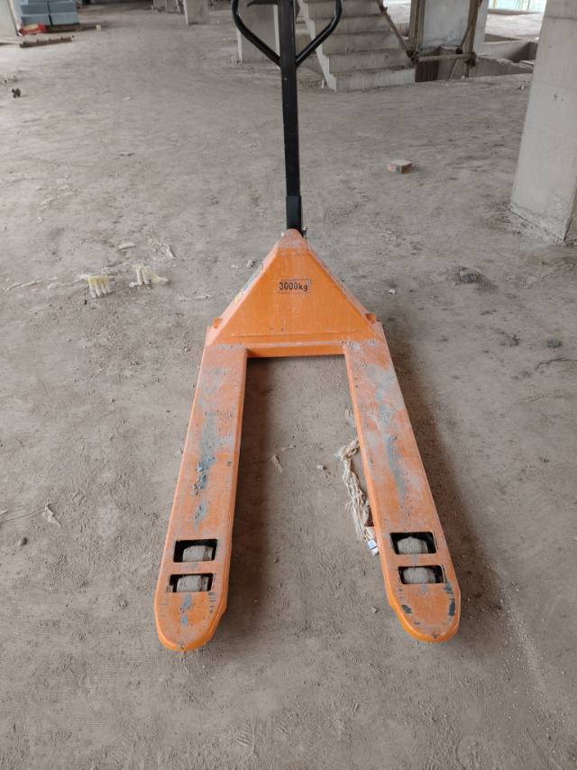 二手叉车地牛3000kg，买回来用了几天图片2