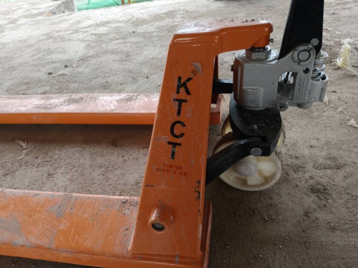 二手叉车地牛3000kg，买回来用了几天图片3