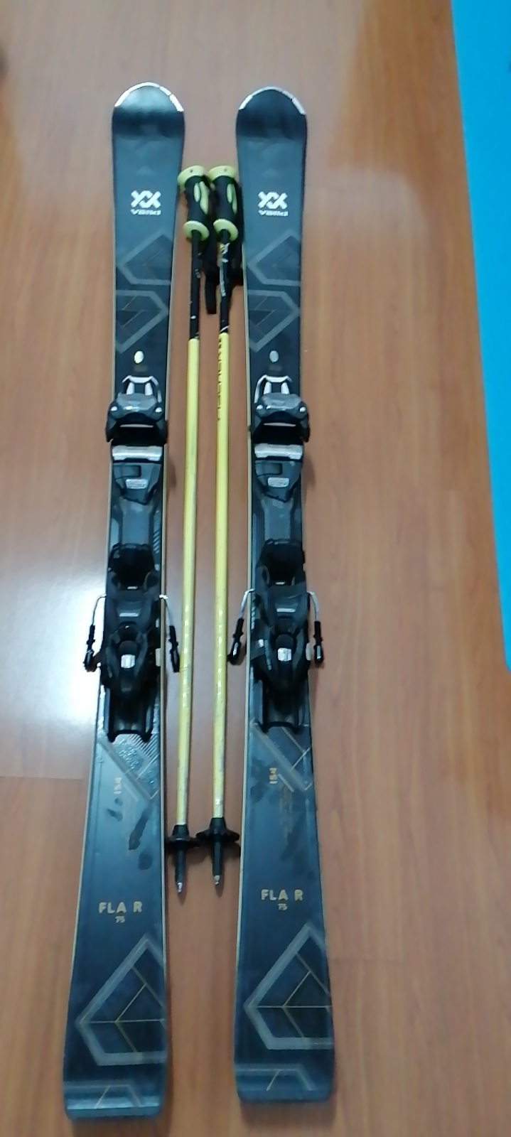 沃克黑金板 雪板长154cm 赠菲舍尔雪杖