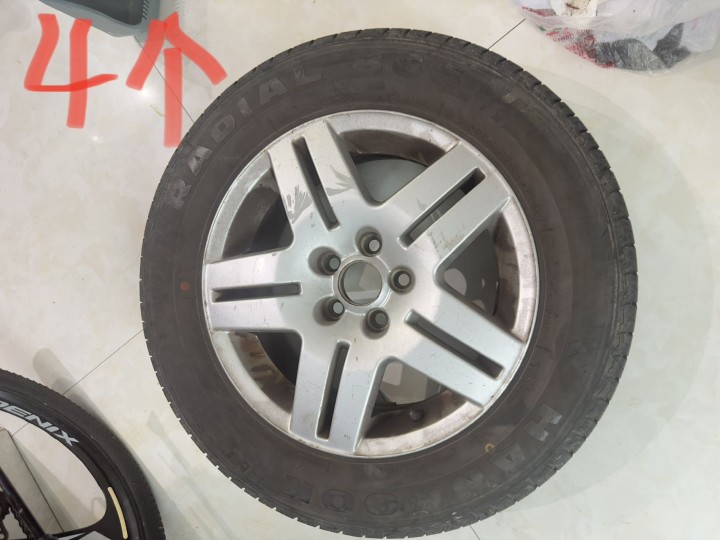 出售大众宝来，高尔夫轮毂带有轮胎4套，孔距5×100，型号195-65-15，打…