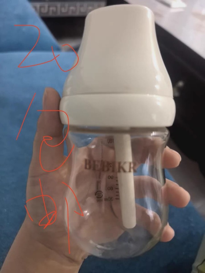 奶瓶用过装水，没用过奶嘴，二手货不退