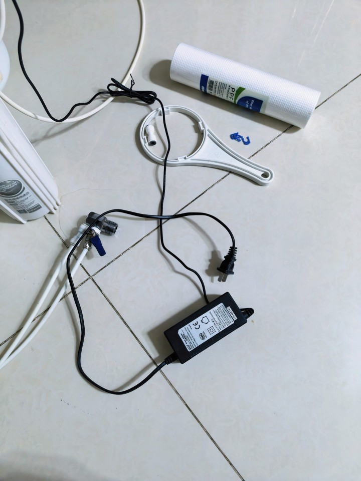 沁园净水机，型号RO-3.0GA，反渗透，家用。功能正常，成色新。购买时间较长但…