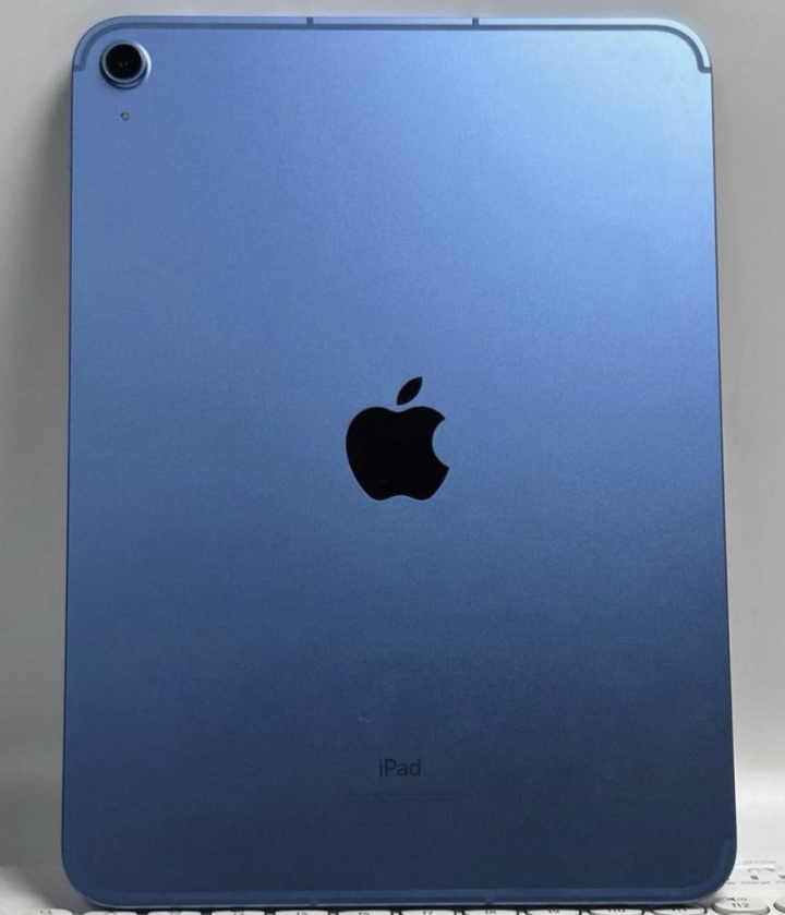 iPad 10代 蓝色 插卡64G，无拆修。屏幕无划痕，后壳有轻微磨损。功能全正…图片2