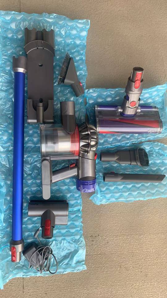 专柜样机，戴森V8无线吸尘器，几乎全新，配件全，主机+蓝色延长杆+地板刷+缝隙刷…图片2