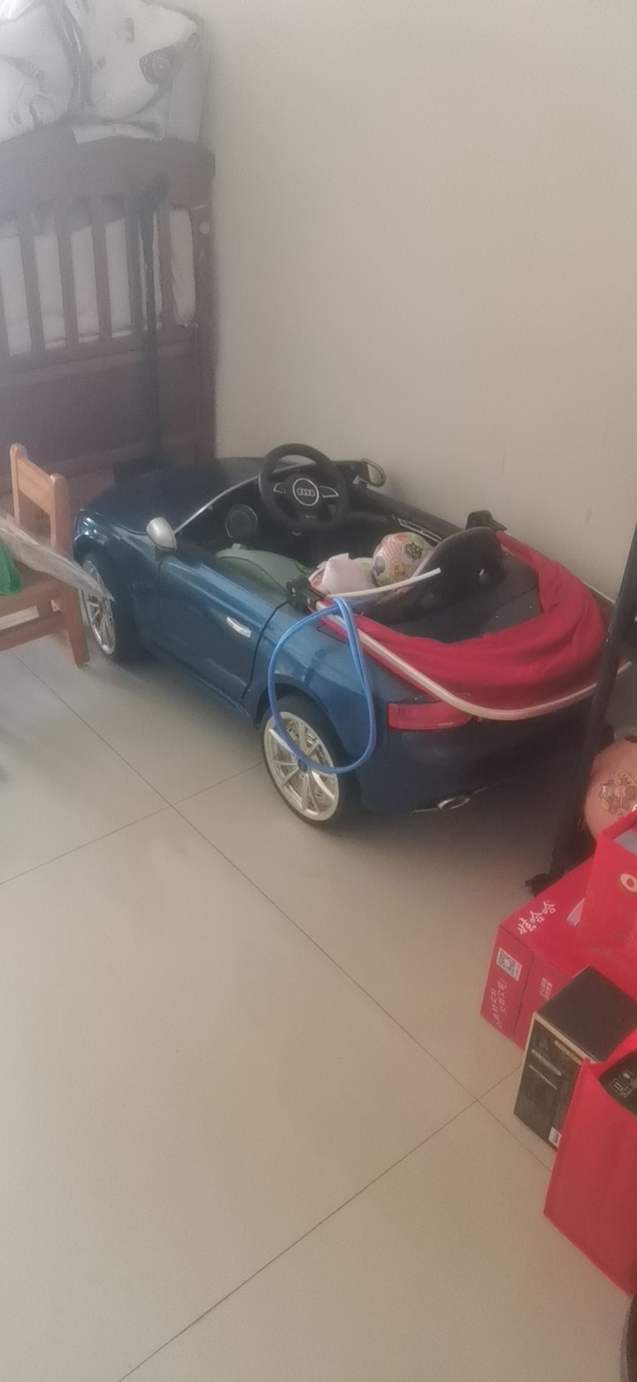 豪华版儿童电动汽车
