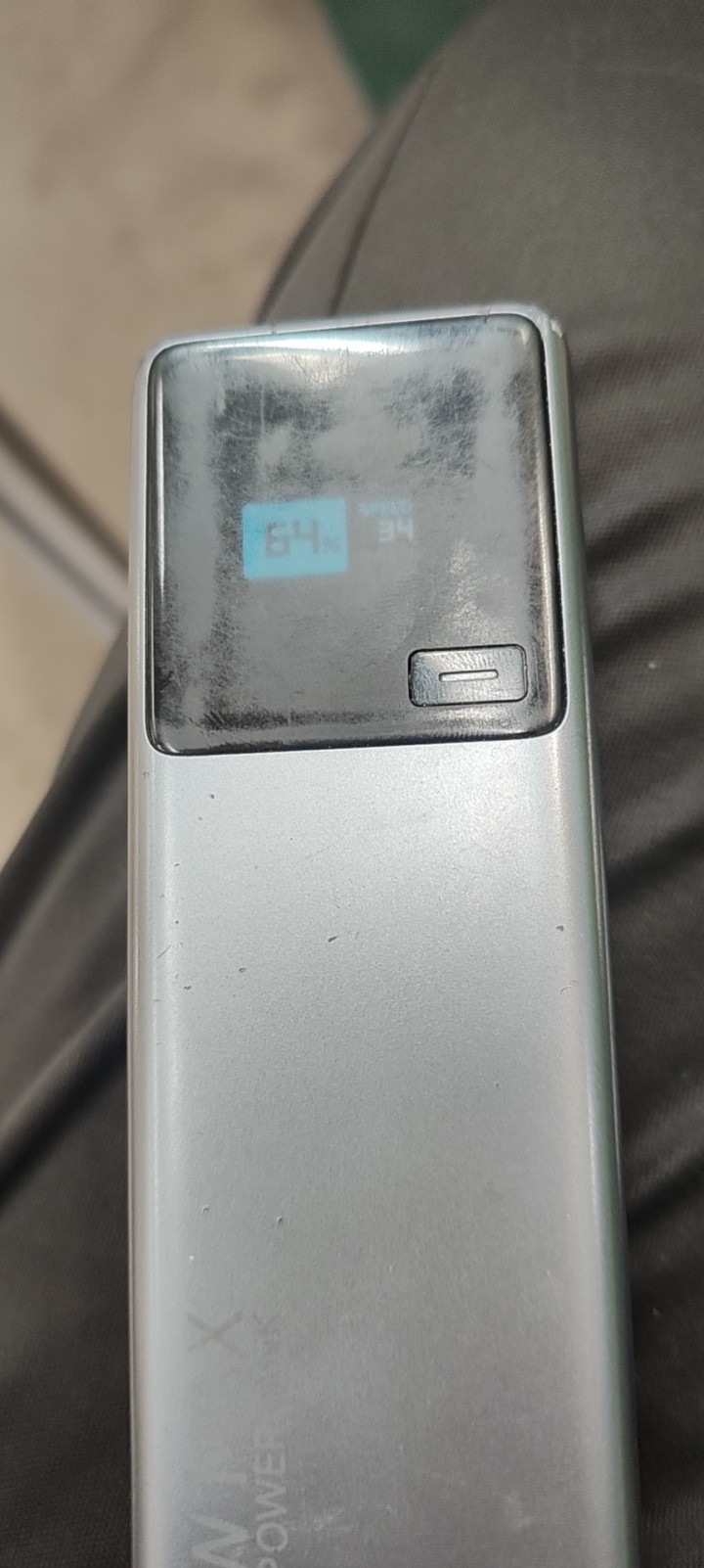 小米10000毫安充电宝，单口120w，90w自身充电，重量约315g，尺寸14…