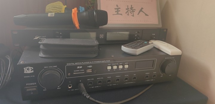 理光投影PJYX2200一套KE音箱一对，配套功放和话筒一对原价6000多图片2