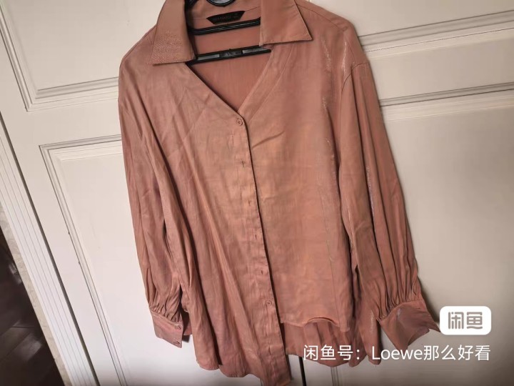 搬家清理衣柜，专柜正品一折出，都是近全新的，有买就有送