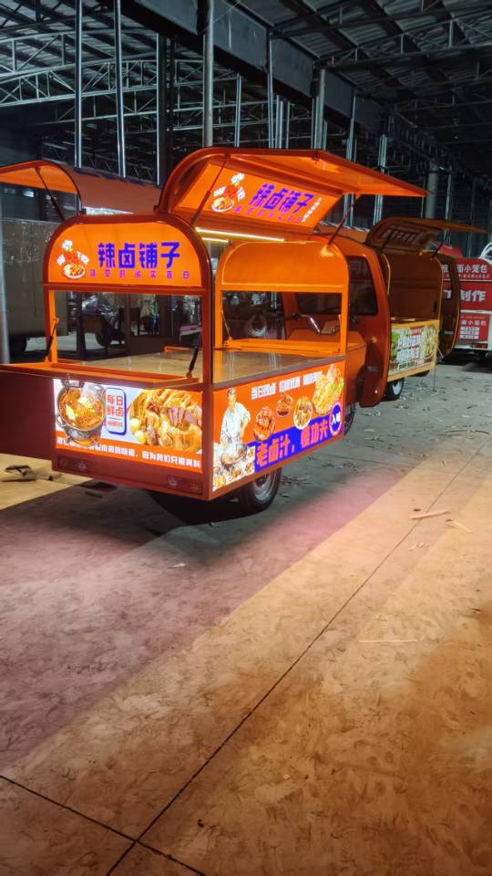 出售全新餐车，鸥翼门款加厚款，大空间车厢长1.8米，宽1.08米，60/58安电…