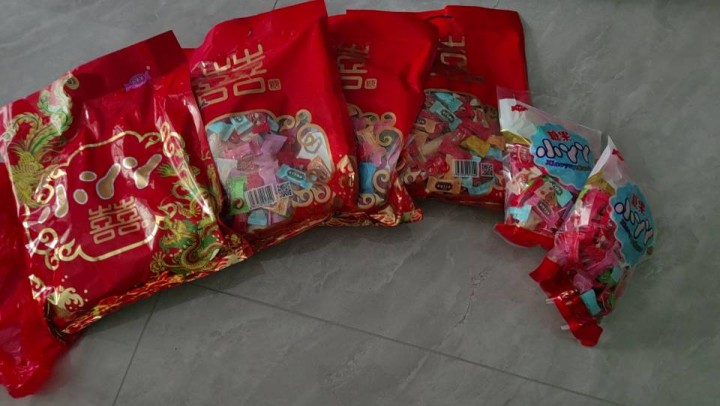 小丫丫喜糖，有大包940克，还有小包500克，新日期，未拆封，