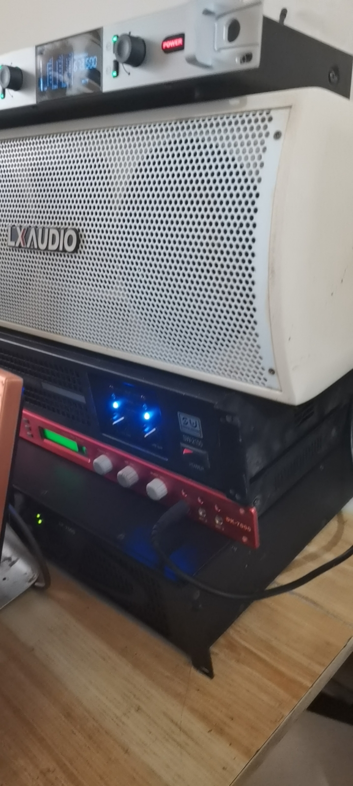 KTV一套，5个音响，（俩个大，一个中质，俩个小，一个显示屏，2功放，1效果器，…图片4