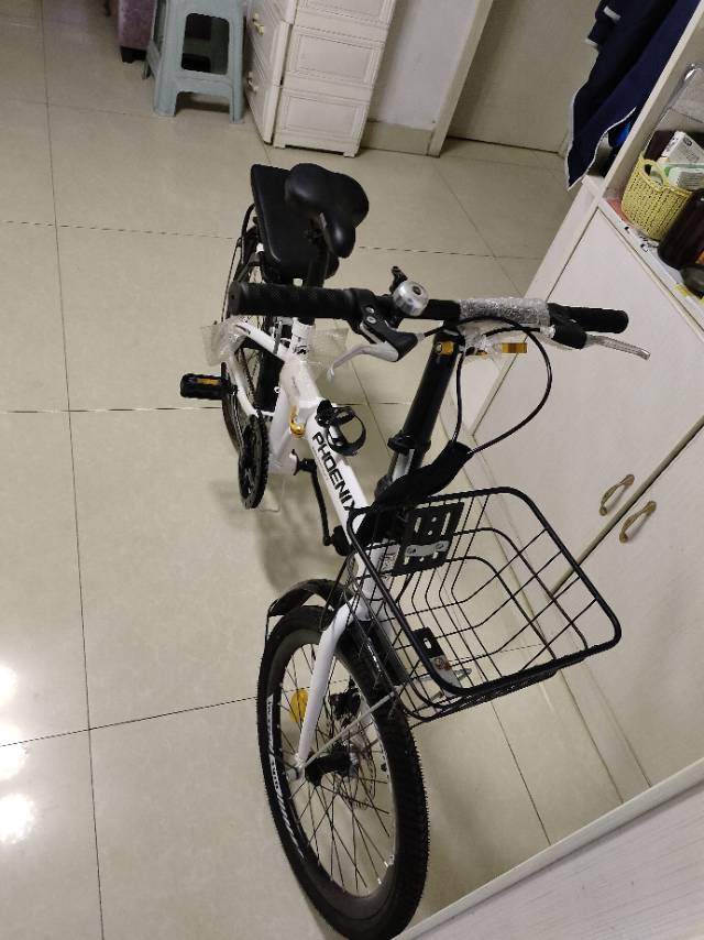 个人闲置九成新凤凰折叠自行车，碟刹制动，安全又稳当，折叠后方便放后备箱或电梯间，…图片2