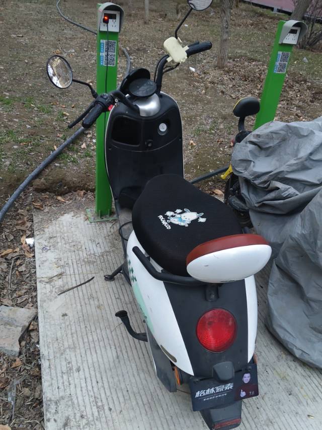 本人出售一辆电动车，买了不到一年骑了半年左右，还是新车，因本人有急事工作变更，电…