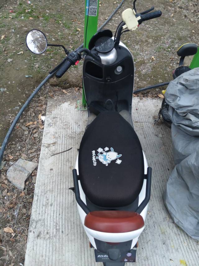 本人出售一辆电动车，买了不到一年骑了半年左右，还是新车，因本人有急事工作变更，电…图片2
