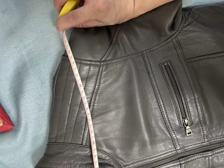加拿大DANIER男士皮衣，XL码，顶级皮质，手感柔软，秋冬穿很合适，成色还可以…图片4