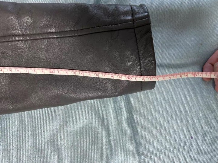 加拿大DANIER男士皮衣，XL码，顶级皮质，手感柔软，秋冬穿很合适，成色还可以…图片5