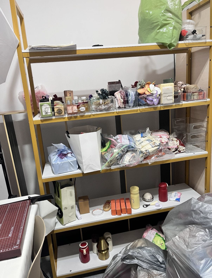 伴手礼点经营不善倒闭了，清样品 （展示架所有礼盒彩带 灯 裁剪 零食 礼品 装饰…图片6