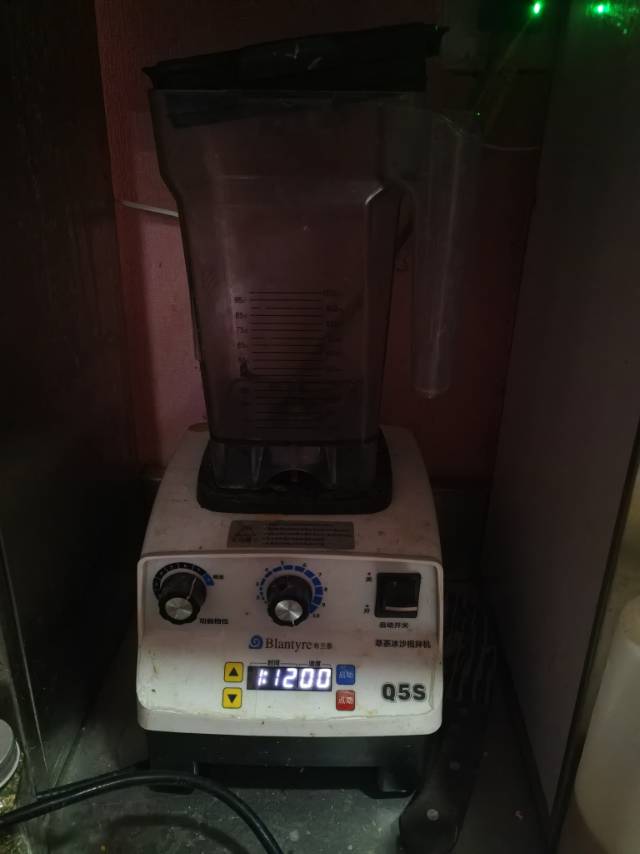 奶茶店全套设备，低价出，可单卖