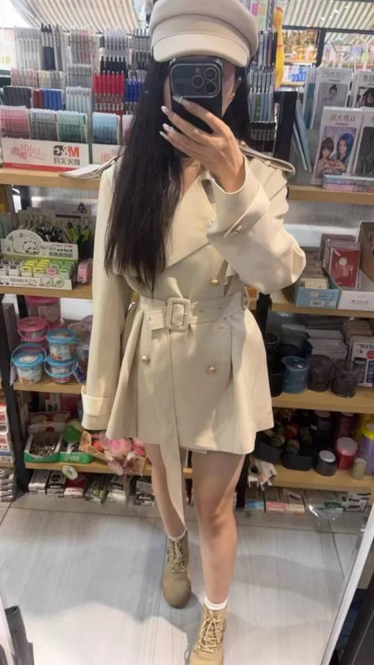 一件英伦大衣，没穿过几次，喜欢的可以私聊