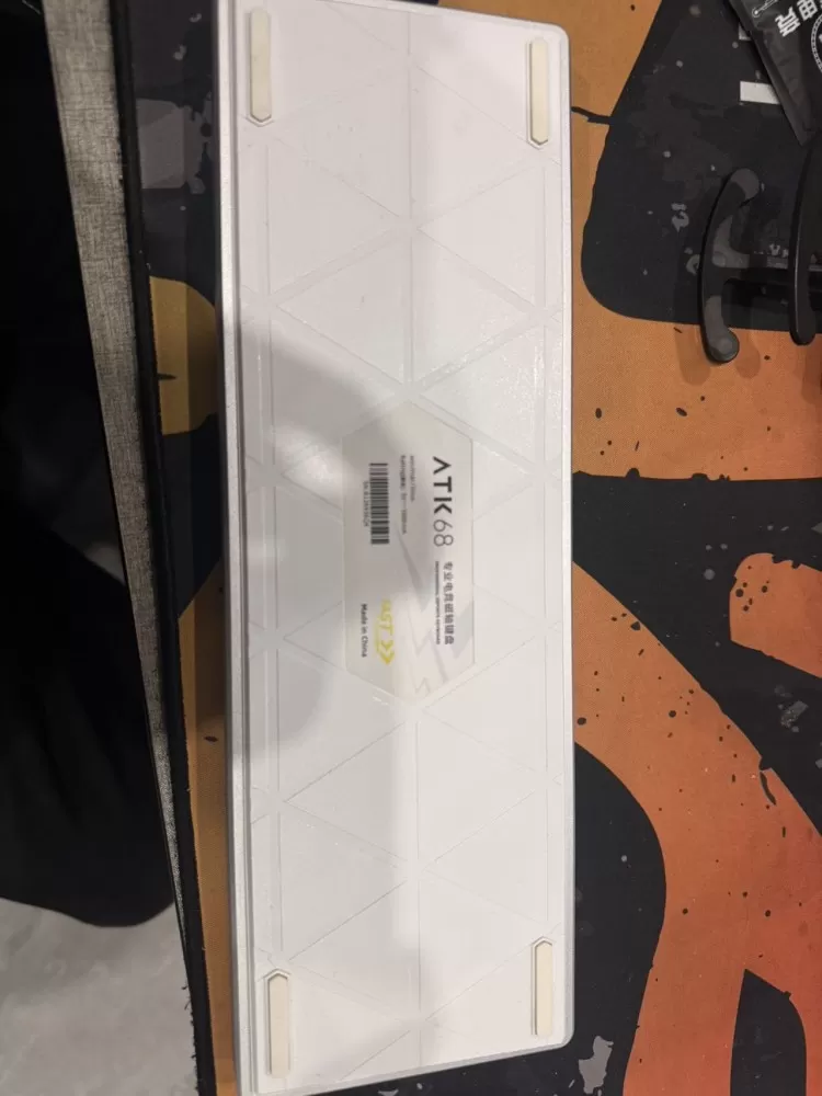 闲置转让ATK68电竞磁轴键盘，白色配色，68键配列，原装电源线。成色九成，功能…