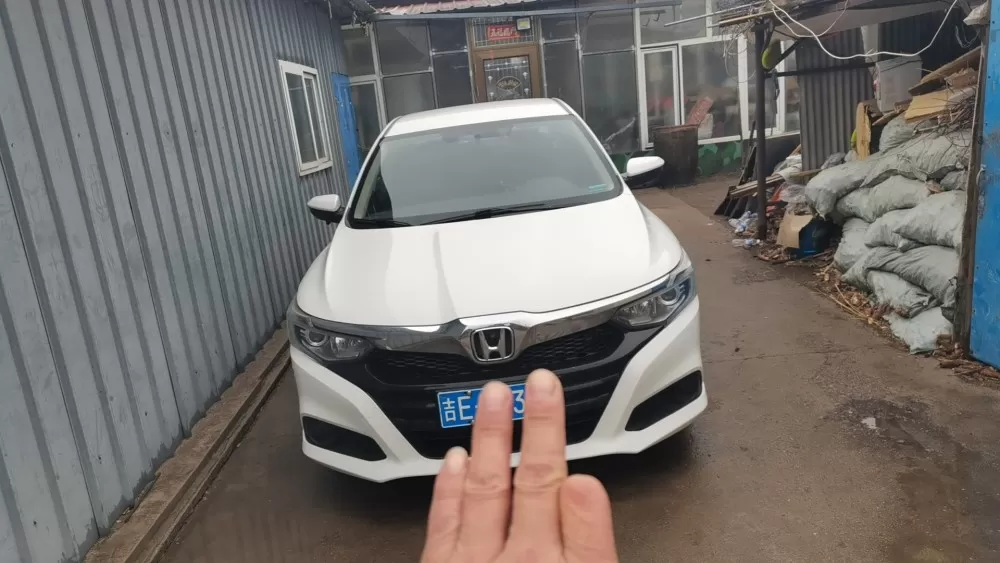 出售，个人一手2020年9月份本田凌派汽车，没有事故，大保，外白黑内，自动挡，1…