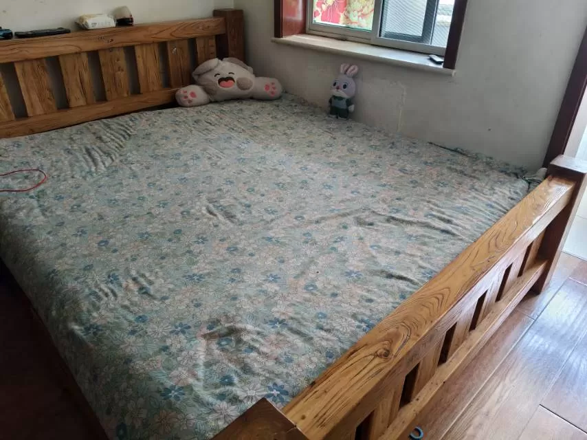 榆木大床，储物空间大，实用方便，还有四个抽屉，需要自提。