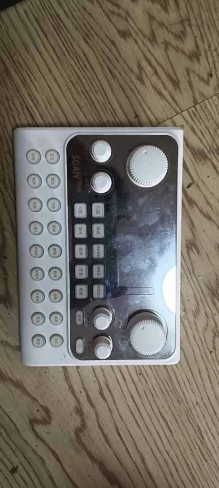 声卡，有两个，一个带线材无麦克风耳机，一个单声卡，小白务拍图片2