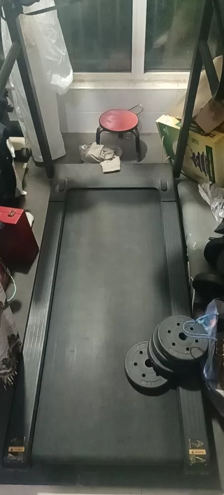 功能正常使用，占地少，可折叠，声音不大，送俩个静音垫