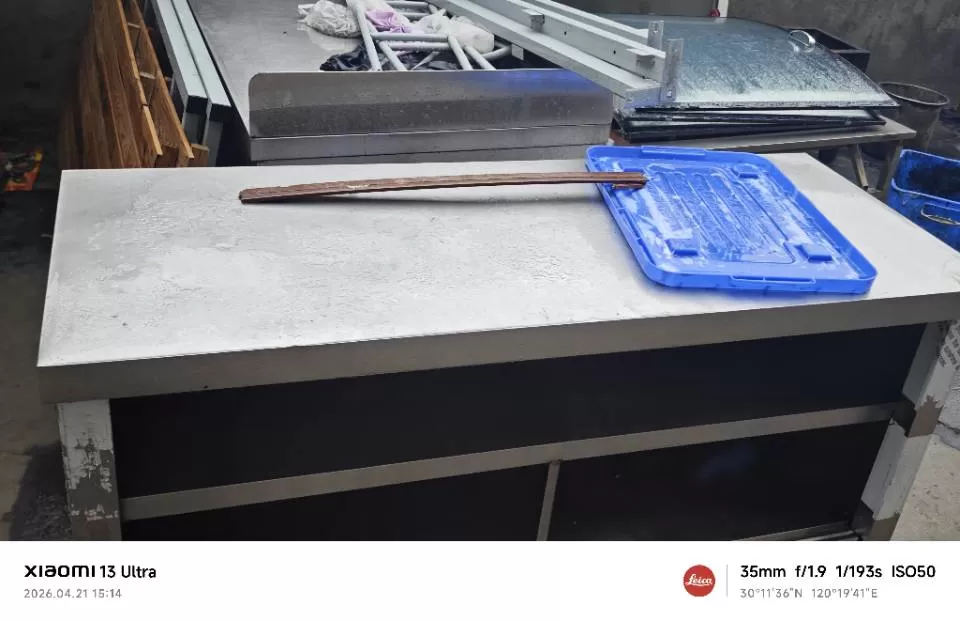 现有各类厨房用品出售，锅碗瓢盆，冰箱，打荷台，货架，基本都有，由于东西较多，就不…图片3