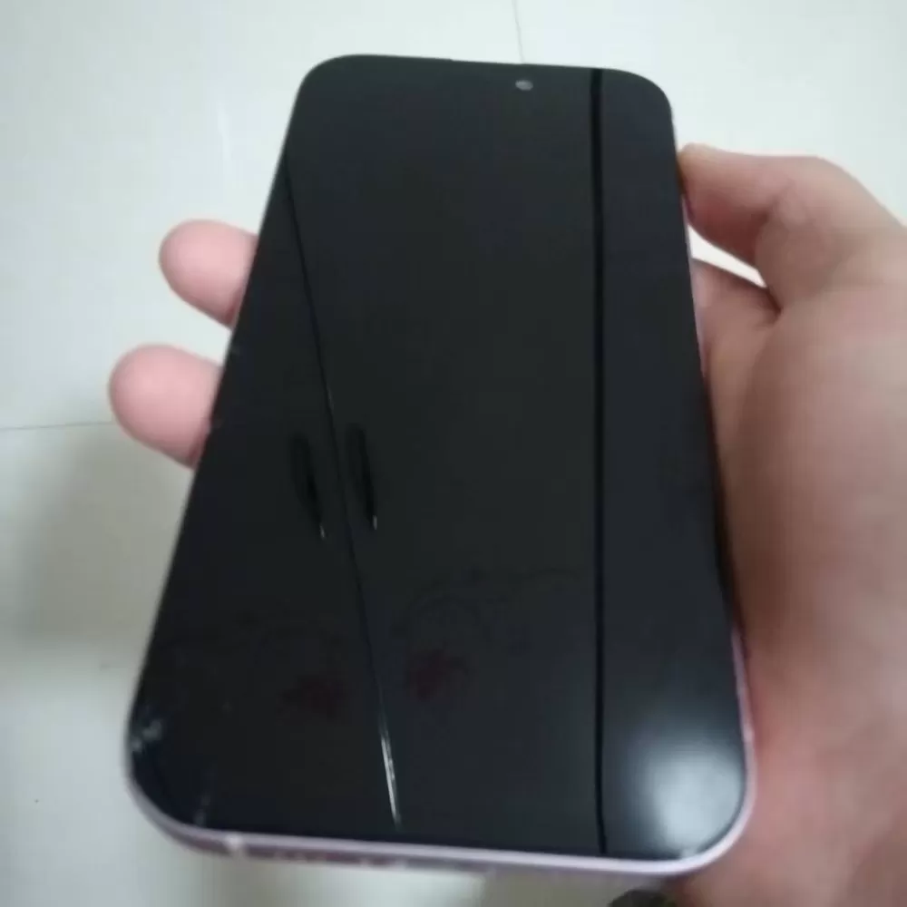 出一台iphone15国行128id可退换过一块屏幕电池健康83