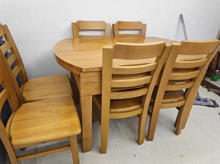 多功能实木餐桌，6把椅子，带玻璃转盘，最多可以坐8人左右。9成新没磕碰，没怎么使…图片3