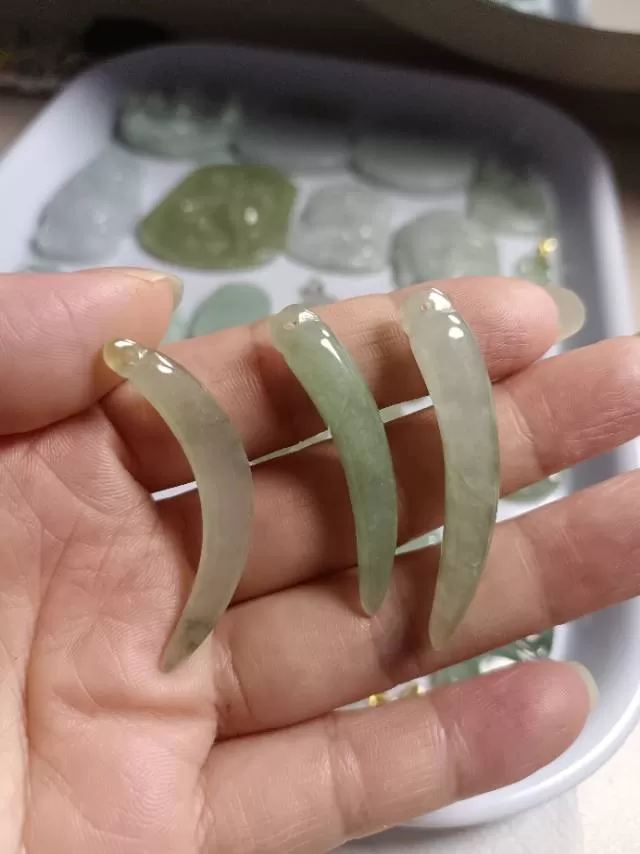 一些玉器吊坠挂件优惠出，有多种价格喜欢联系微15815956305图片3