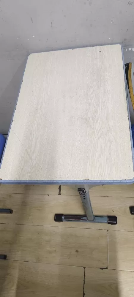 课桌椅图片3