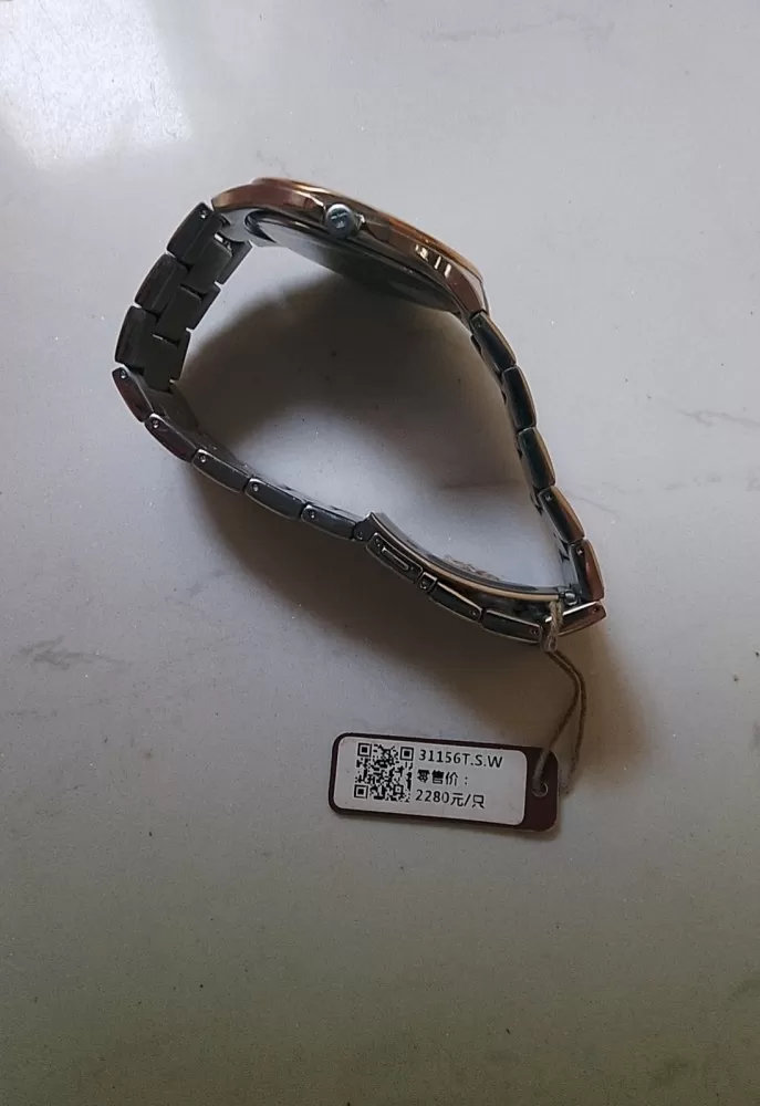 天王表31156T.S.W，石英腕表，99新没有佩戴过，证书全有同城当面交易，不…图片2