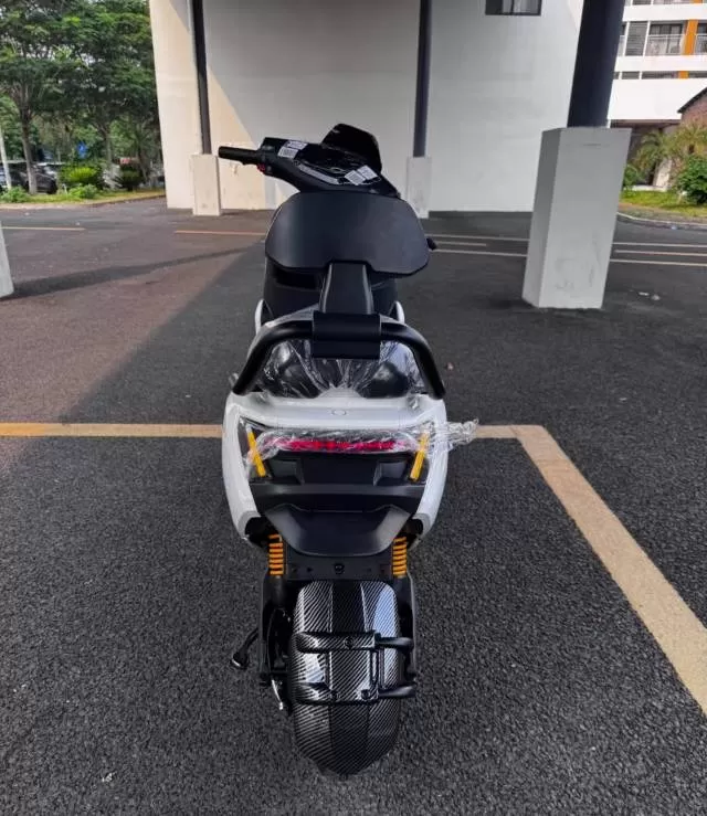 特别低价手续齐全，可正常上白牌，车况精品，代步通勤神器。 车辆配置： - 180…图片4